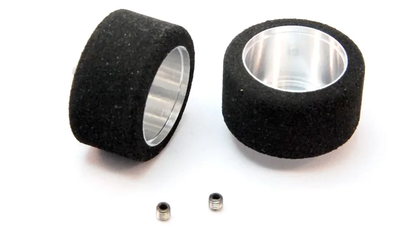 Kompletträder hinten Aluminium m. Moosgummi-Rennslicks (AD): 25,0 mm f. Slotcars 1:24 BRM MEGANE (Renault)