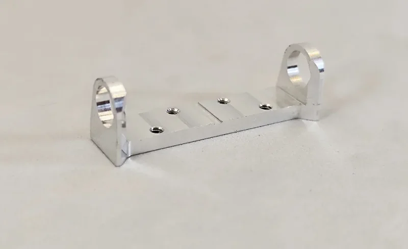 Achsbock/Halter Alu H7.5, gefräst, breit 35 mm, beidseitig, Lagerhöhe 7,5 mm, Achsmitte 10.5 mm - zum Beispiel für unsere DSC Chassis