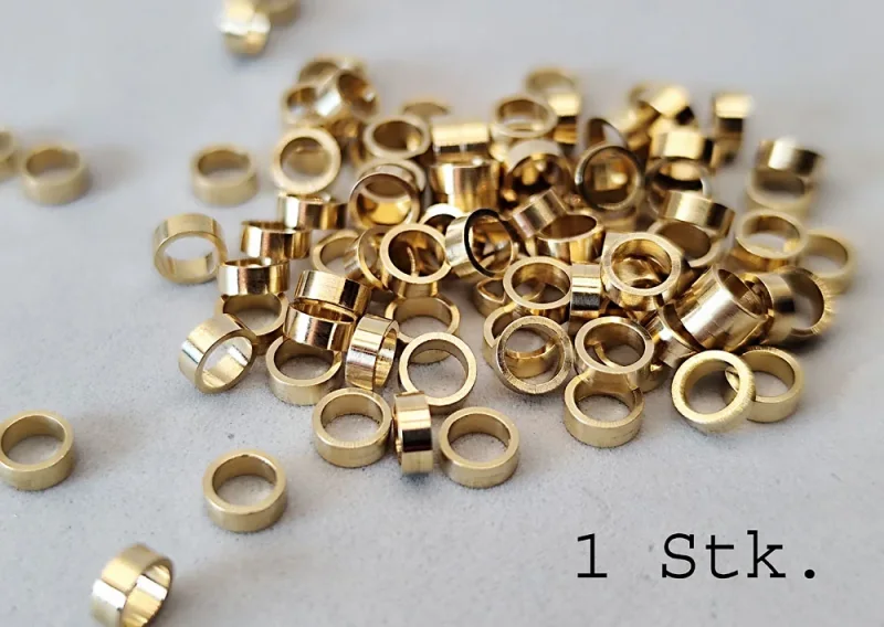 Achsdistanzen (1) 0,5 bis 1.5 mm, Innen Ø 3,1, Aussen Ø 4,0 mm, Präzisions-Distanzen aus Messing, gedrehte Ausführung, f. 3 mm Slotcar Achsen