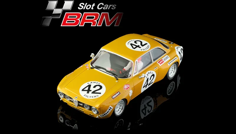 Alfa GTAM No. 42, Slotcar Maßstab 1:24 analog in Rennversion mit Metall-Chassis