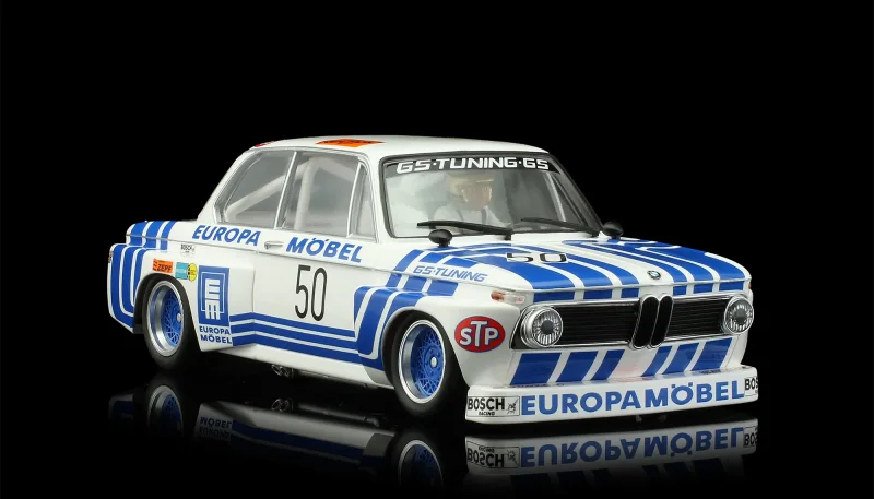 BMW 2002 No. 50, Slotcar Maßstab 1:24 analog in Rennversion mit Metall-Chassis
