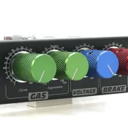 DS Electronic PHN-01 in Wettbewerbsausführung für Bahnen mit negativem Bahnanschluss (Pluspol geregelt), Geschwindigkeitsregler analog