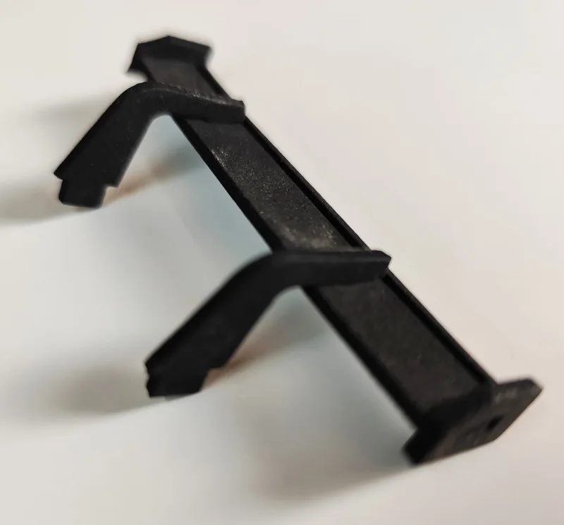 Flügelteil (1) versch. Breiten, unten hängender Spoiler (FLEX-FLÜGEL)