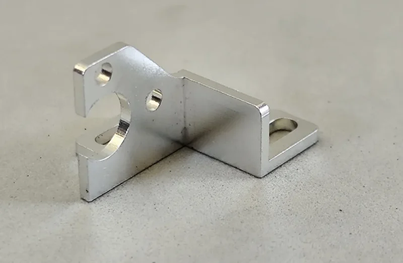 Motorhalter 1:24 Side-/Angelwinder Offset -1,2mm Aluminium m.2 Fixierungen zur Montage von Short- u.Long-Can Motoren