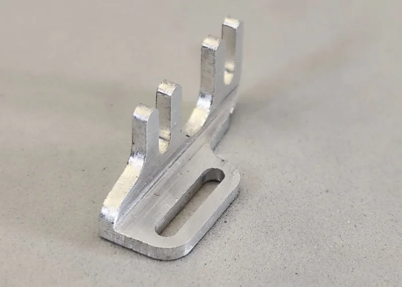 Motorhalter 13 D - Doppelschraube / Aluminium (CNC) für SCT DSC Chassis und SCT entwicklete Chassis