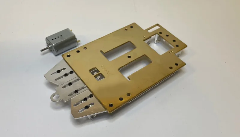 Racers Set Plus mit Fahrwerk PLAFIT SLP-2 und Motor SRP Speed25 (25000U@12V) Short Can