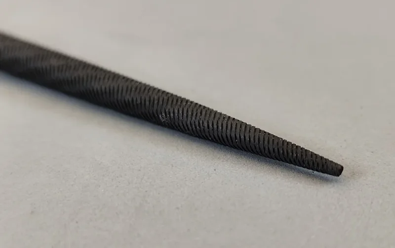 Rundfeile, handlich und klein, Länge ca. 122 mm, D 1,5-5 mm