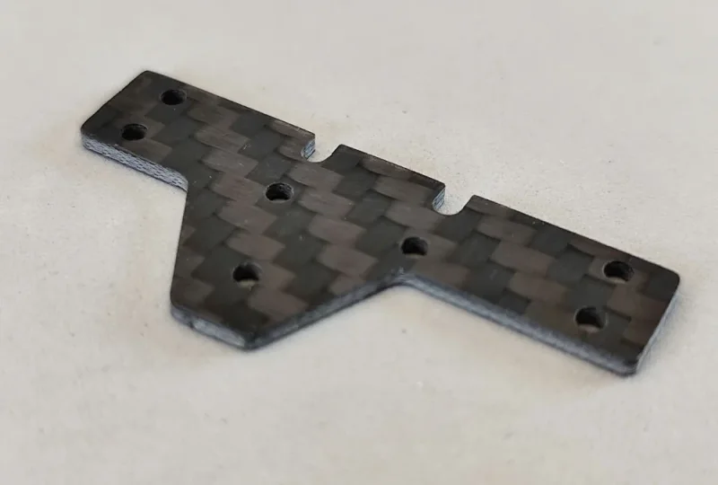 SCT-SF, GFK/CFK/ME, V2 Achs-Abstandshalter 8 Loch (länger), hinten, varibale Stärken und Materialien 0.01-2.0mm