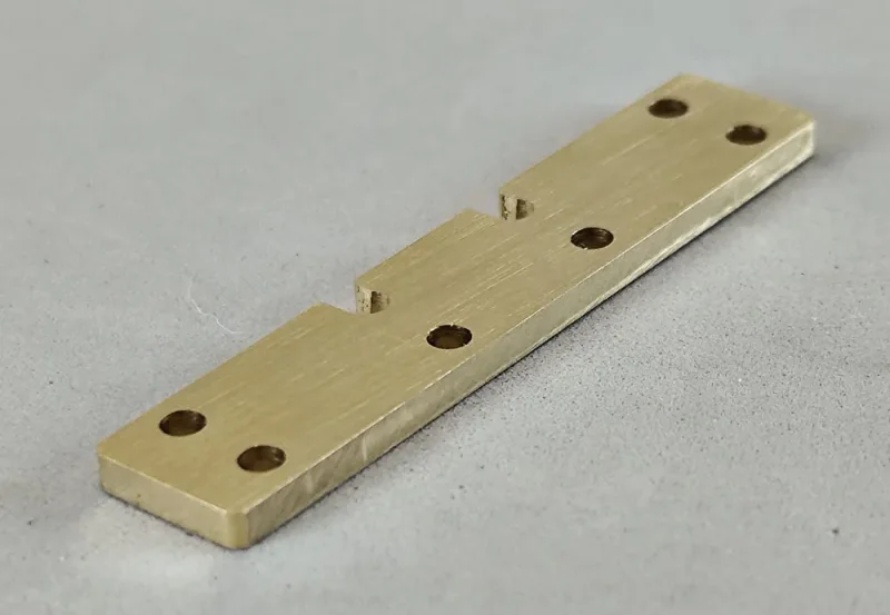 SCT-SF, GFK/CFK/ME, V1 Achs-Abstandshalter 8 Loch (schmal), hinten, varibale Stärken und Materialien 0.01-2.0mm