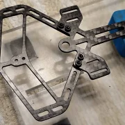 SLOT-FORMEL-MODERN KIT1 mit 1.5 mm Basisplatte, CFK! 1,5 mm, konzipiert für ein fahrfertiges Gewicht von 130 g, Bausatz. / Für den Deckel von AP ModernF.