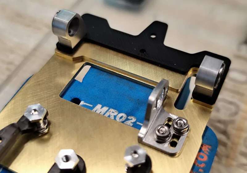 SLOT-FORMEL-MODERN KIT1 mit 1.5 mm Basisplatte, CFK! 1,5 mm, konzipiert für ein fahrfertiges Gewicht von 130 g, Bausatz. / Für den Deckel von AP ModernF.