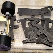 SLOT-FORMEL-MODERN KIT1 mit 1.5 mm Basisplatte, CFK! 1,5 mm, konzipiert für ein fahrfertiges Gewicht von 130 g, Bausatz. / Für den Deckel von AP ModernF.