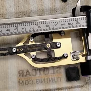 SLOT-FORMEL-MODERN KIT1 mit 1.5 mm Basisplatte, CFK! 1,5 mm, konzipiert für ein fahrfertiges Gewicht von 130 g, Bausatz. / Für den Deckel von AP ModernF.