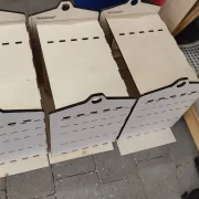 SLOTKOFFER BAUSATZ! (Race Version) für 4 Autos 1/24 und jede Menge Werkzeug und Ersatzteile, relativ leicht da aus Pappelsperrholz gelasert, passgenau und nach verkleben stabil.