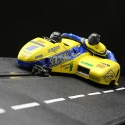 Sidecar 1/18 scale – SCHLOSSGOLD #1 in Rennversion, Slotcar Maßstab 1:18 analog BRM Racing, Metall-Chassis für Bahnen 1:24