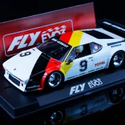 Slotcar Maßstab 1:32 analog FLY M1 Version Germany in Wettbewerbsausführung RACING EVO 3 mit Kunststoff-Chassis