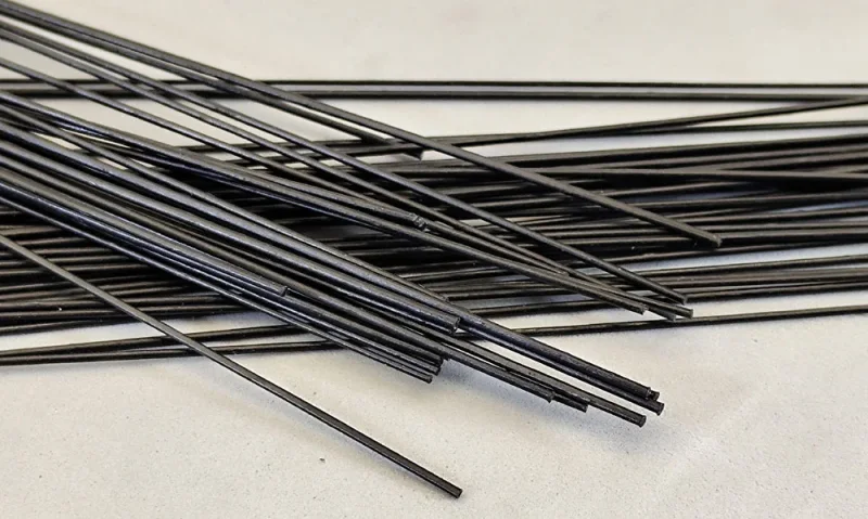 Stangen AD 1 mm, GFK/Kunststoff in Schwarz, ca. 15 cm lang. Ideal geeignet für den Einsatz im Käfigbau, als Spoilerhalter, Motorgestänge und vieles mehr.