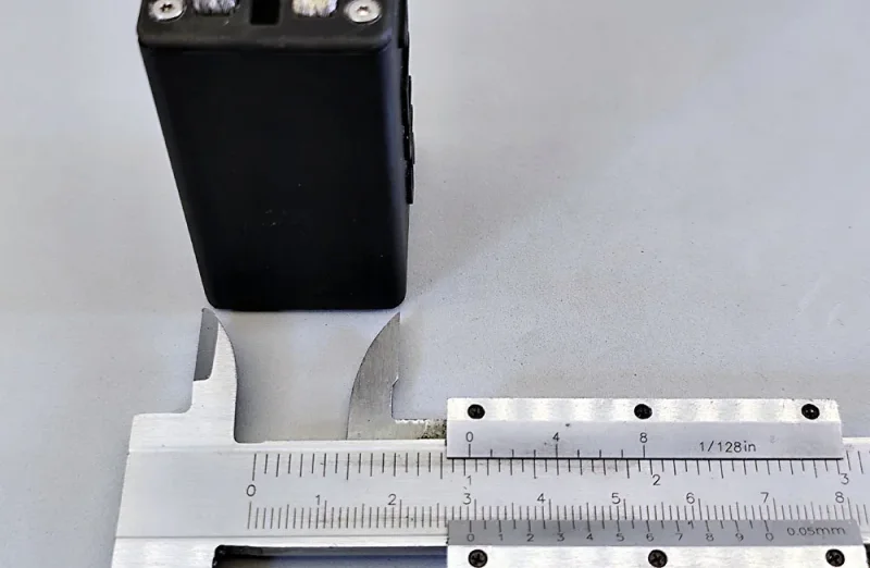 Taschentester für den Motor und die Drehrichtung eines Slotcars – benötigt eine 9-Volt-Blockbatterie, einfaches Aufdrücken auf die Schleifer.