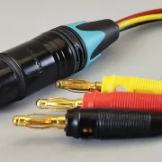XLR-Adapter 3 pol., auf 4mm Bananstecker (rot, schwarz, gelb), vergoldete Kontakte, ca. 20cm Kabel